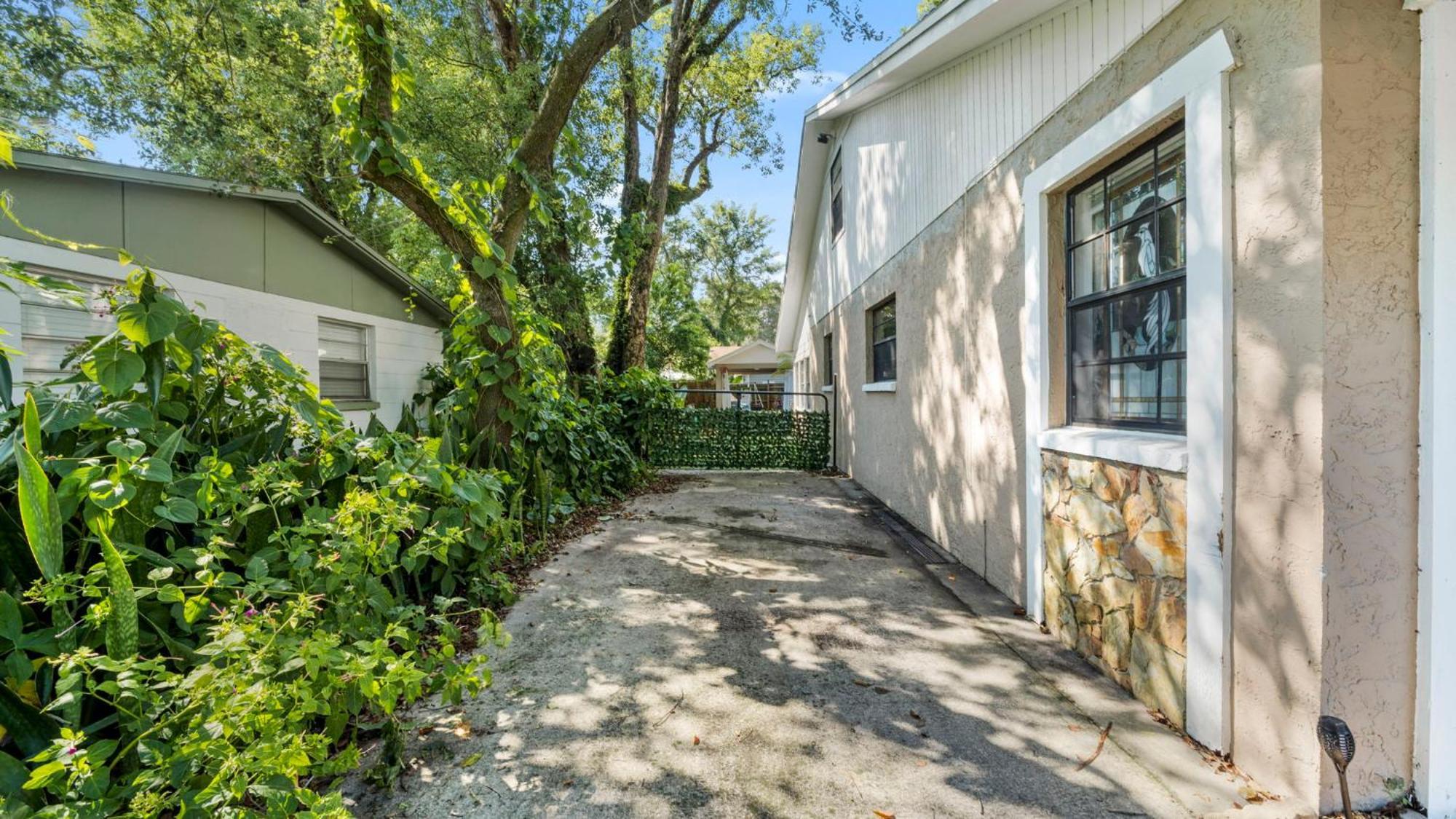 Holiday home Zen Jungle House By Busch Gardens Sleeps 10 With Outdoor Games And Bikes! *