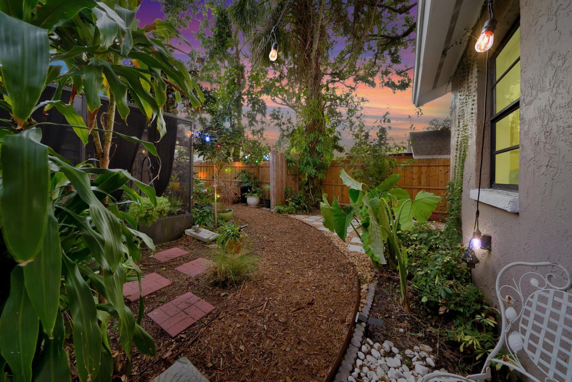 Holiday home Zen Jungle House By Busch Gardens Sleeps 10 With Outdoor Games And Bikes! Tampa